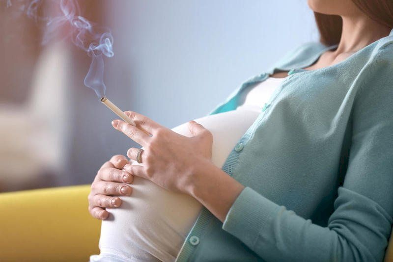 تدخين الحامل قد يكون سبباً للتشوهات لدى الجنين