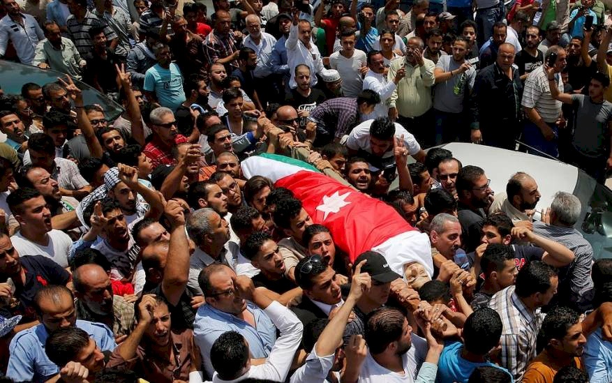 القصة الكاملة لحادث قتل حارس السفارة الإسرائيلية لأردنيين بعمان
