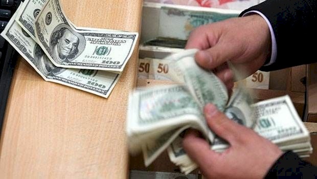 العملات: ضغوط كبيرة على الدولار والدينار