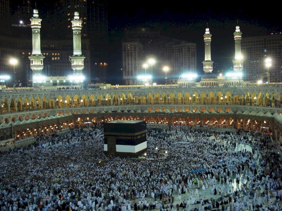 السعودية ترحب بحجاج قطر لكن بشروط 