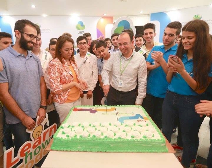 جوال تكرم فوجها الأول من خريجي برنامج “Code for Palestine”