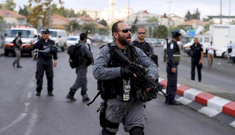 الاحتلال يعتدي على مواطنين ويعتقلهما في القدس