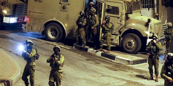 حملة اعتقالات واسعة في الضفة 