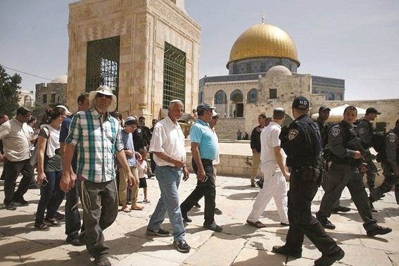 جولات استفزازية جديدة للمستوطنين داخل الاقصى 