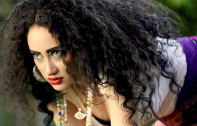 بعد تحرشه بها.. إيمي المصري تهدد شقيق ياسمين عبد العزيز
