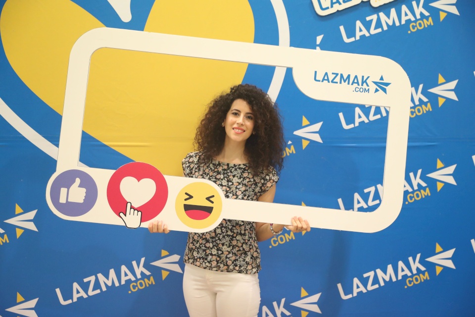 صور| لازمك دوت كوم..سوق الكتروني "بفش القلب"