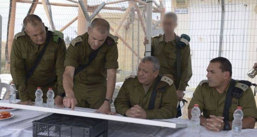 الواتس أب يقتل قائد جيش الاحتلال