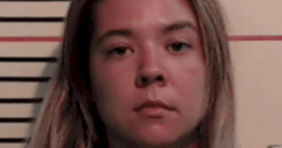 حاولت تأديب طفليها فقتلتهما!