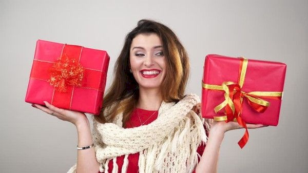 في كل مرة تتسوق لهدايا الآخرين.. اشترِ هدية لنفسك!