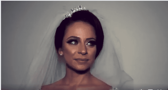 فيديو| مليونا مشاهدة لما فعلته هذه العروس!