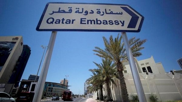 لماذا أغلقت تشاد سفارة قطر؟