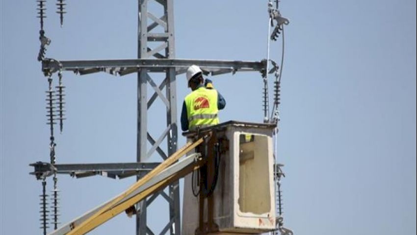 العمري: لا يحق لإسرائيل فصل التيار الكهربائي عن المشتركين