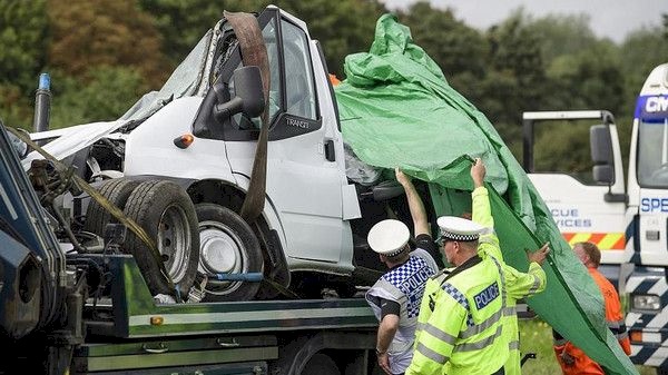 بريطانيا تشهد أسوأ حادث مرور منذ ربع قرن