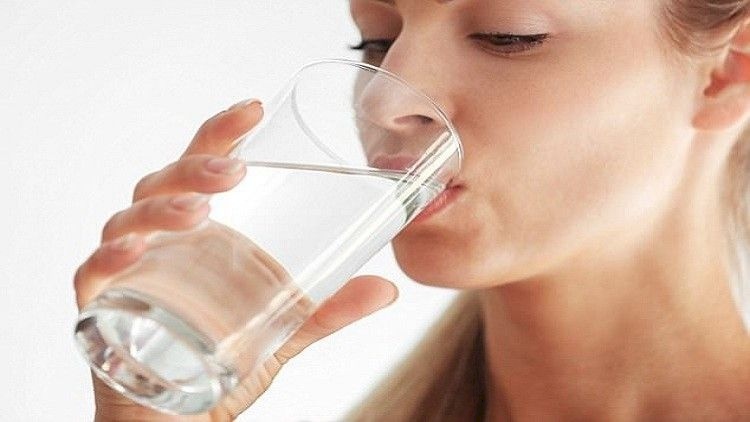 الليثيوم في مياه الشرب يحمي الدماغ من الخرف