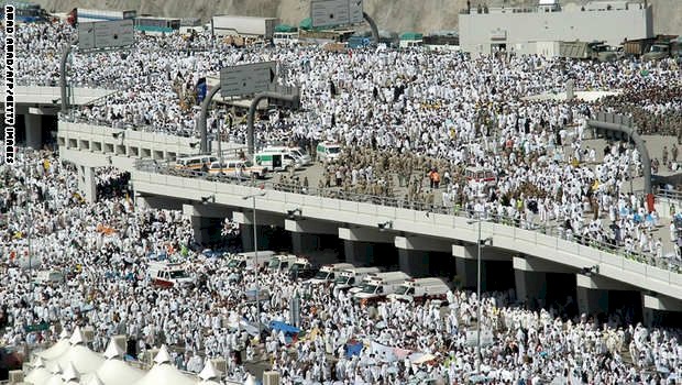 2.6 مليون حاج يبدأون التفويج اليوم إلى "منى"