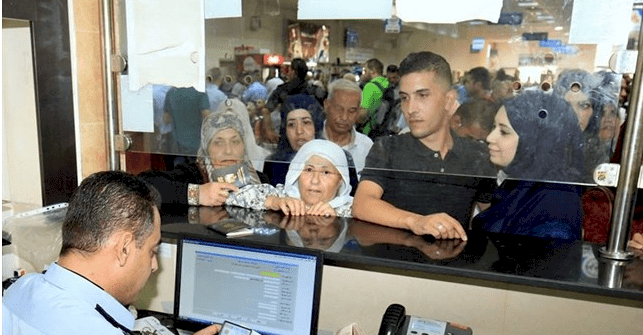 أزمة خانقة يشهدها معبر الكرامة 