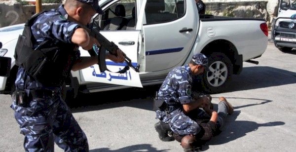 الشرطة تقبض على متهم بجريمة قتل في الخليل