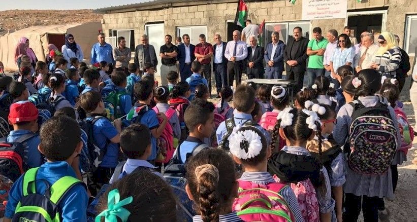 الطلبة يعودون للدراسة في مدرسة "جب الذيب"