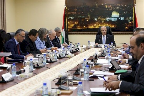 الحكومة تستنكر حملة الاحتلال لتغيير تفويض "الأونروا"