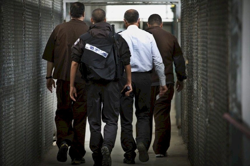 شهادات من داخل سجون الاحتلال