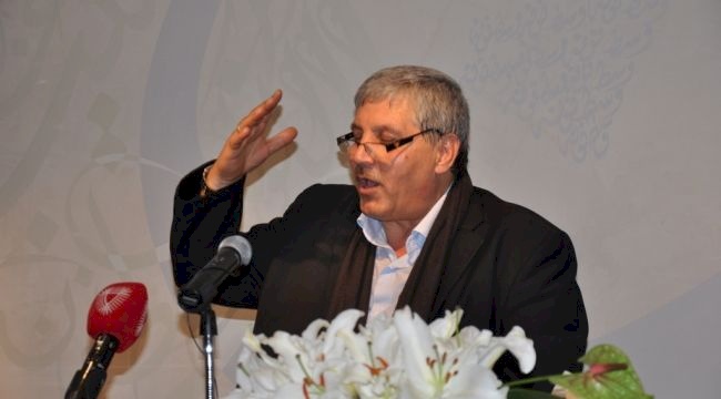 أمسية شعرية للمتوكل طه في جنين