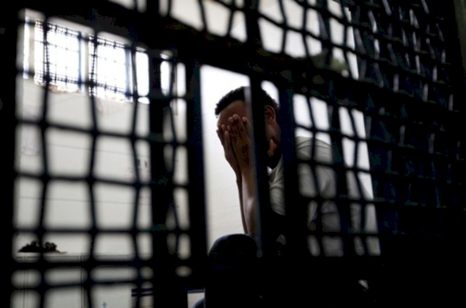 نشر ُ اسماء 14 اسيرا يعانون امراضا خطيرة 