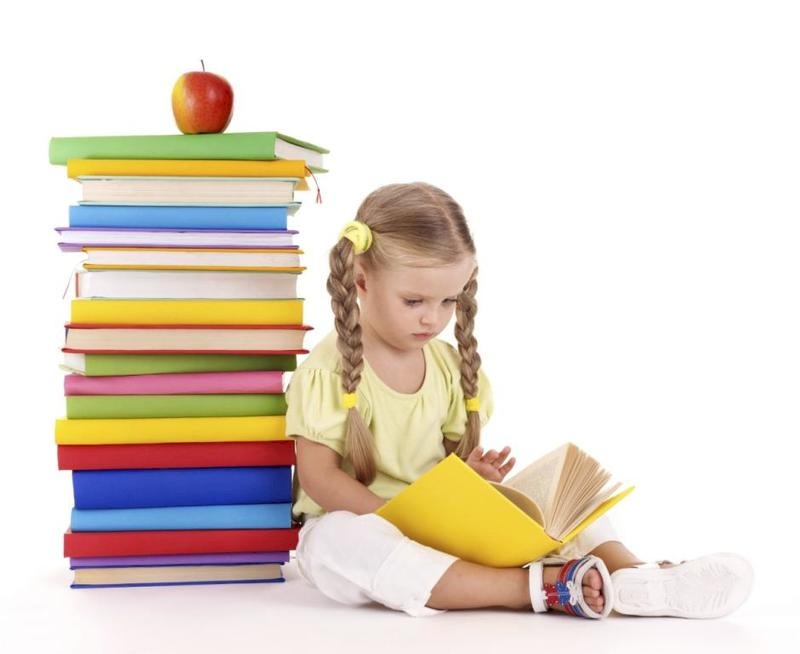 تطوير اللغة عند طفلك بحسب عمره