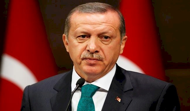 فيديو.. قال لأردوغان "أنت ارهابي اخرج من دولتي" فكان العقاب القاسي من الجمهور!