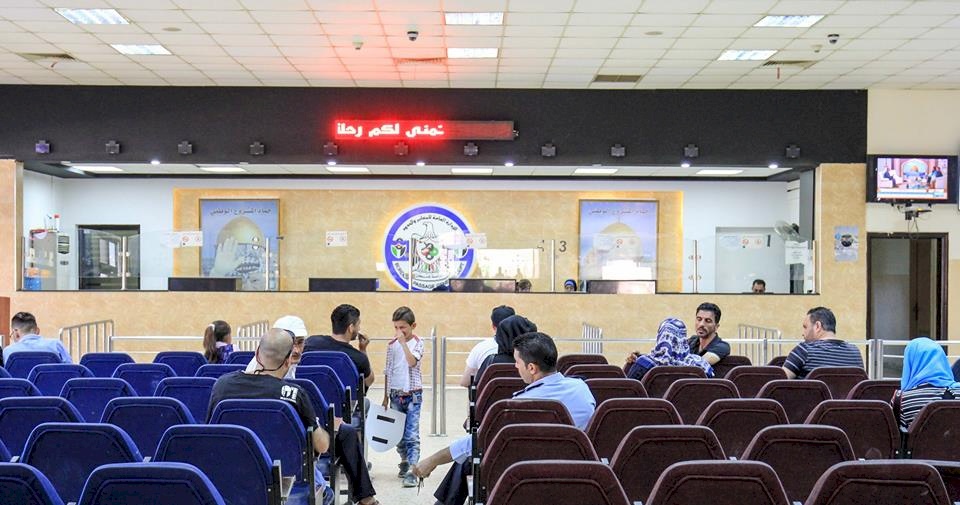 معبر الكرامة يعمل بنظام الـ24 ساعة