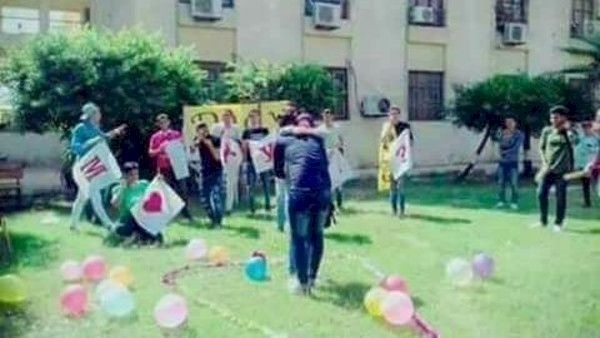 هذا هو مصير احتضان زميل لزميلته داخل الجامعة