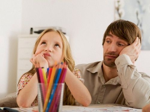كثرة الواجبات المدرسية مضرة بالأطفال!