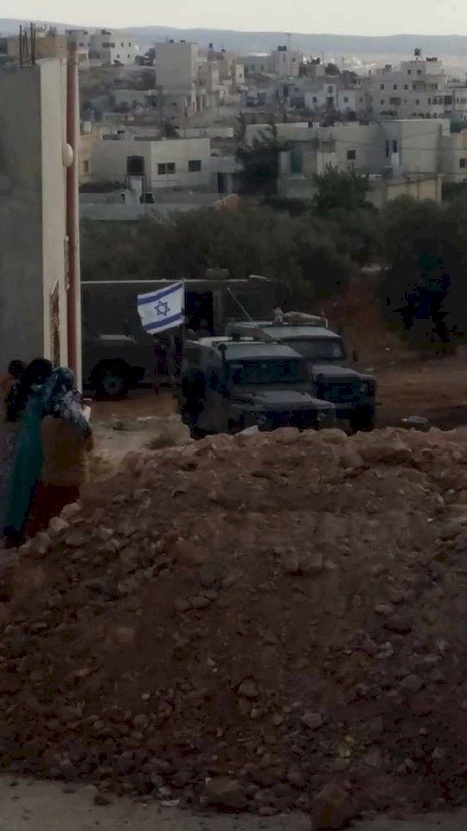 الاحتلال يعتقل مواطنة في الخليل 