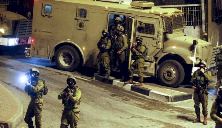 اعتقالات ومداهمات في الضفة والقدس