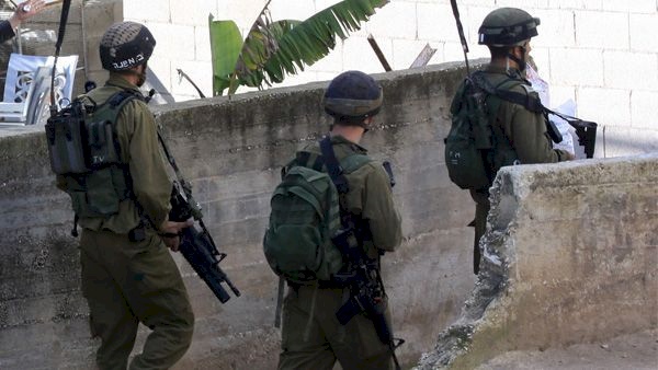 الاحتلال يداهم منازل في بيت لحم