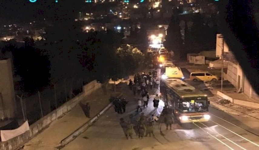 نابلس: مواجهات خلال اقتحام قبر يوسف 