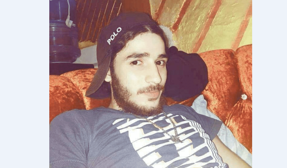 السكين لا يزال عالقاً في رأسه..علاء أحب قريبته الام لخمسة أولاد فهربت معه وهذا ما حصل
