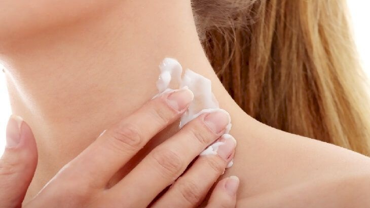 كيف تتخلصين من اسوداد الرقبة؟