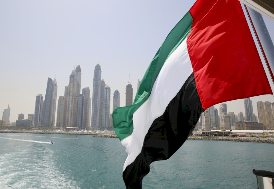 الإمارات تدرج 10 أشخاص وهيئة بقائمة دعم الإرهاب
