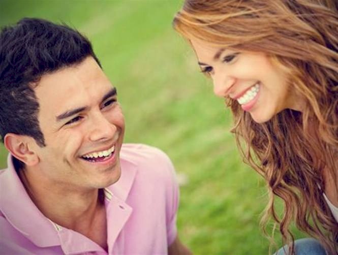 أطعمة تترك بقعًا على الأسنان.. عليك تجنبها