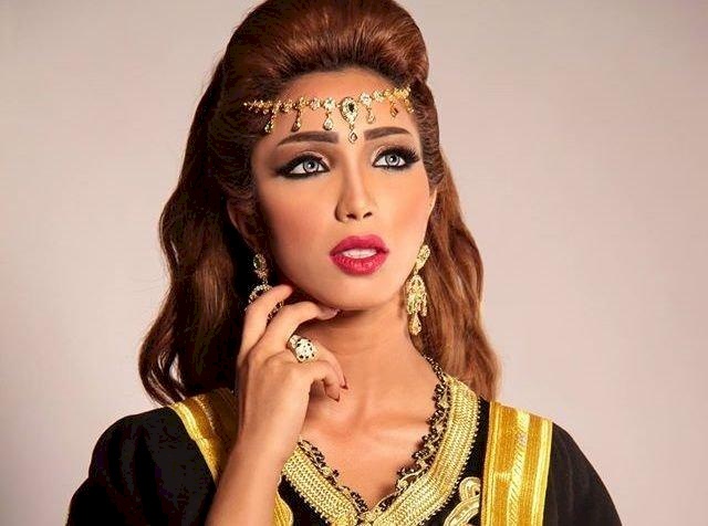 بالفيديو.. دنيا بطمة تدخل في نوبة بكاء بسبب حلا الترك!