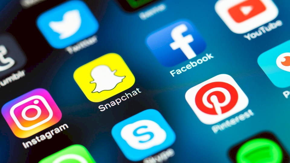 هكذا سيقترب فيسبوك من "سناب تشات"