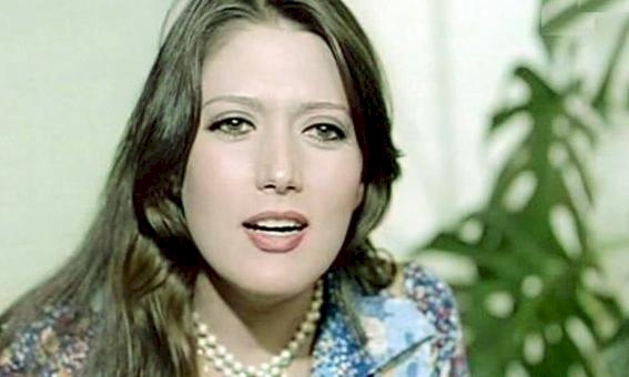 بالصور.. أحدث ظهور للفنانة المعتزلة شمس البارودي.. كيف اصبحت؟