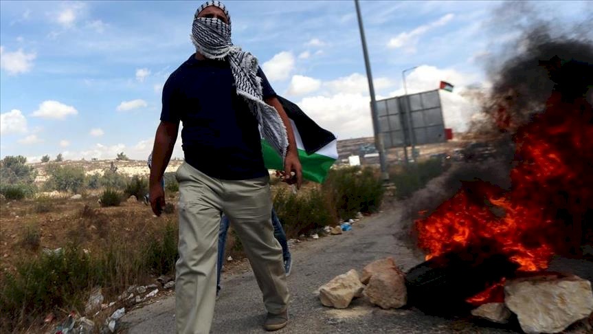 المقاومة تطالب بتصعيد الانتفاضة وتحذر من الوضع بغزة