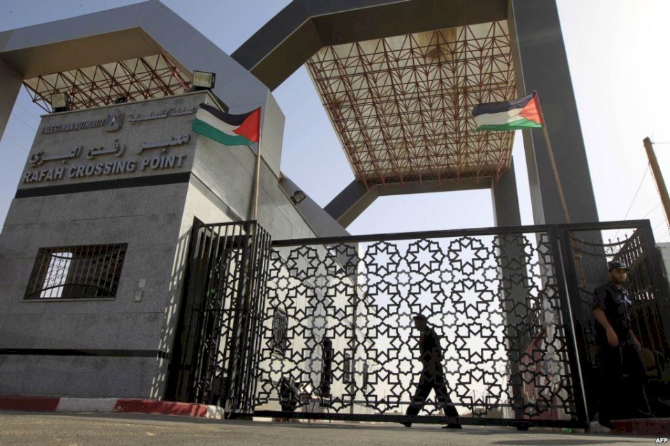 تواصل العمل على معبر رفح