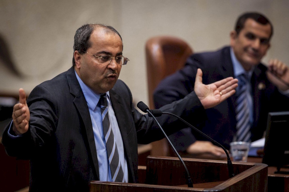   فيديو| هكذا رد الطيبي على المتطرف الذي تطاول على أمهات الأسرى