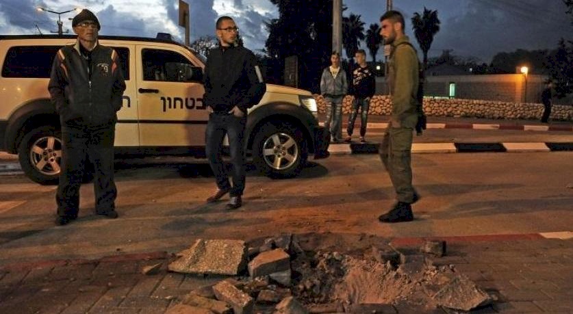 الاحتلال:  سقوط صاروخ 