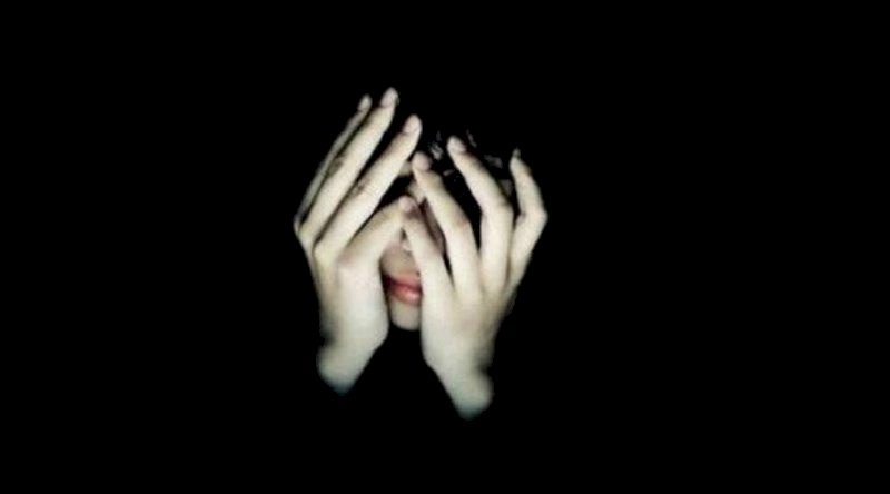 صلى الفجر مع إمام المسجد و ذهب ليتحرش بزوجته و هي نائمة