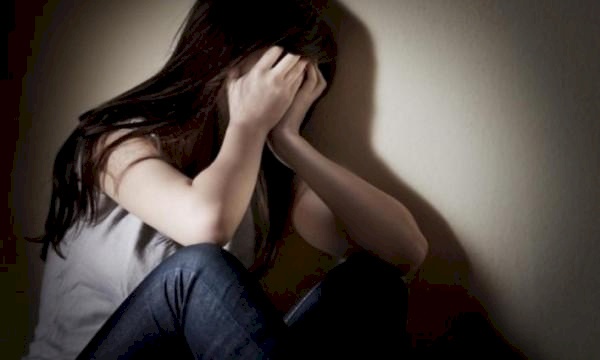 ذهبت لاستعارة أدوات منزلية من جارتها .. فعادت بلا عذريتها