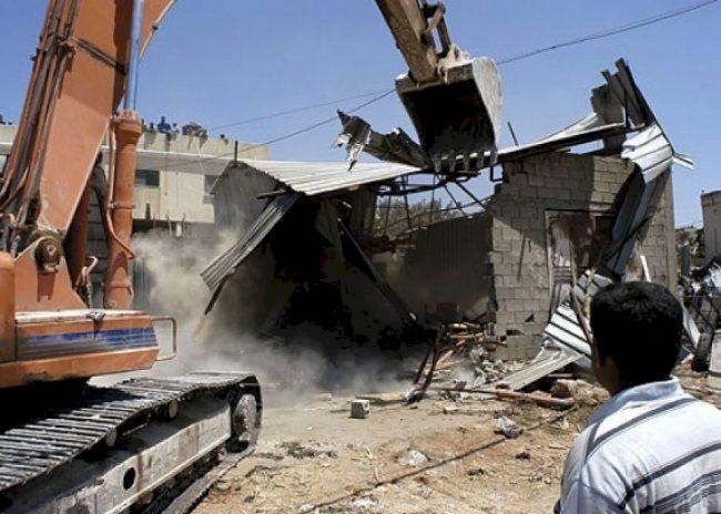 هدم غرفتين دراسيتين شرق القدس