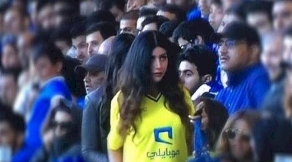في السعودية.. مطاردة فتاة داخل ملعب كرة قدم